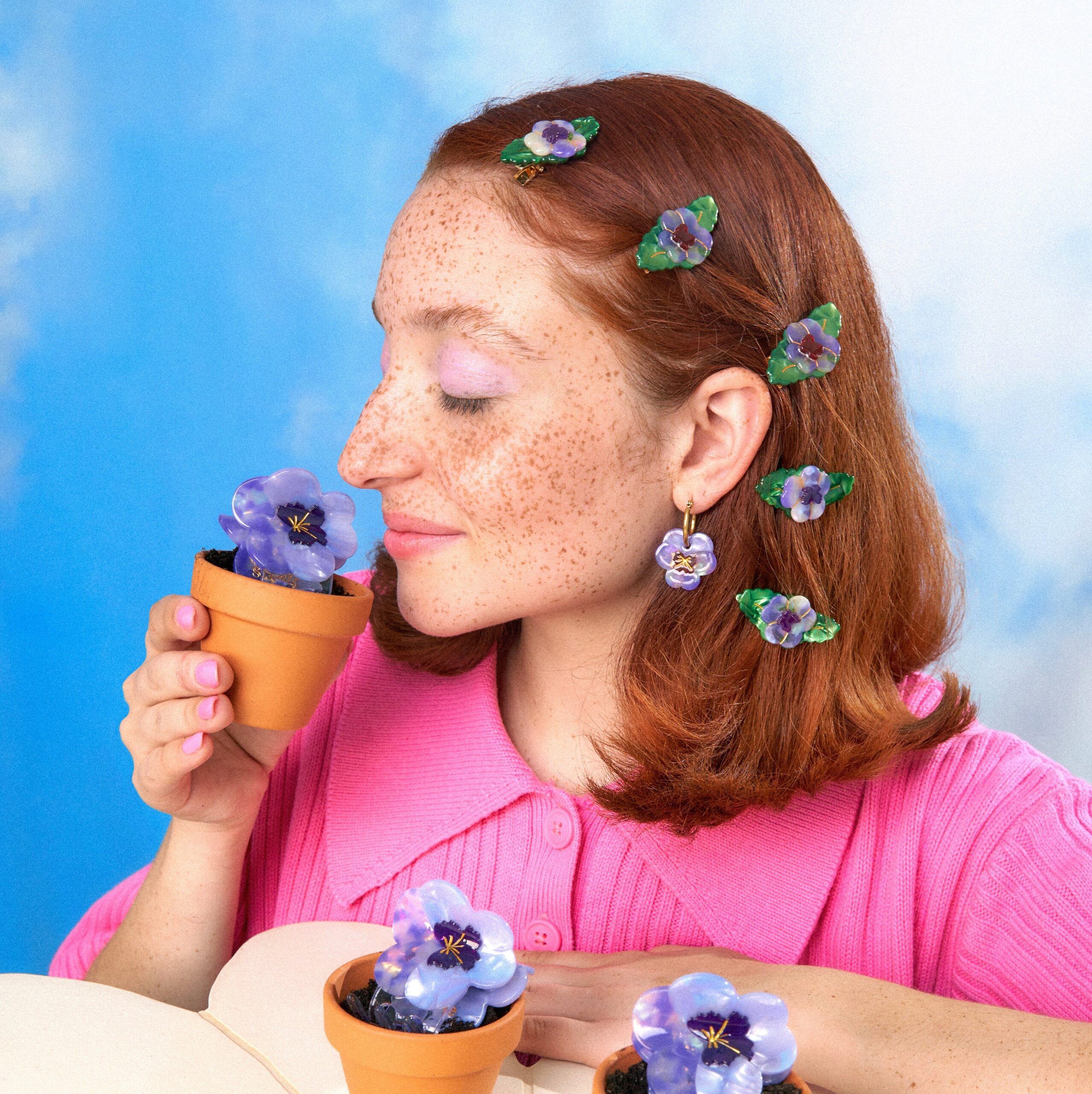 Purple pansy hair claw Coucou Suzette